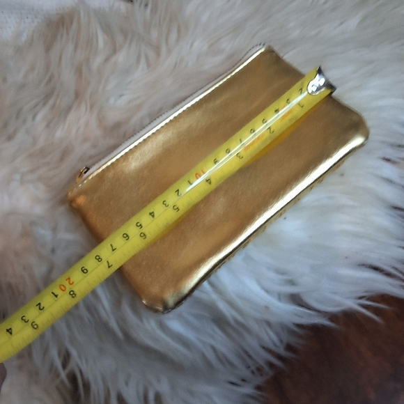 Daisy By Marc Jacobs Golden Wristlet - Picture 7 of 9